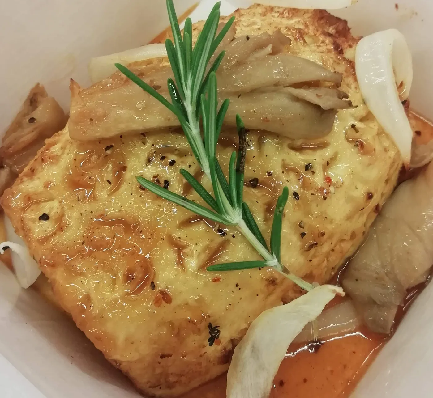 Ananas rôti au romarin