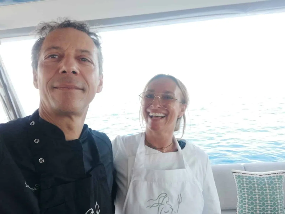 Joël Reynaud à bord du catamaran Lady Rosé
